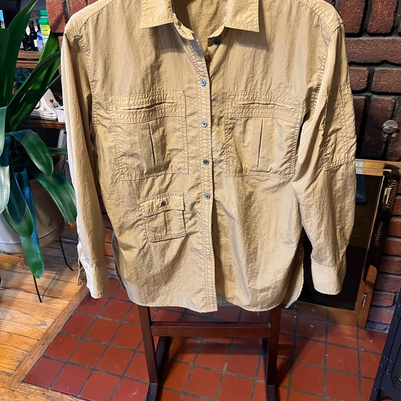 Brand new outdoor wind and water resistant Banana Republic jacket - Picture 10 of 11